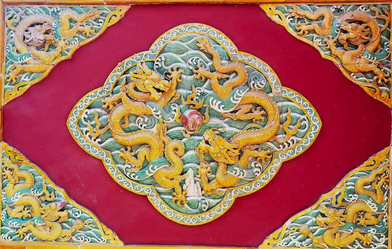 Feng Shui dragon path symbolizing Jia Chen grounding energy